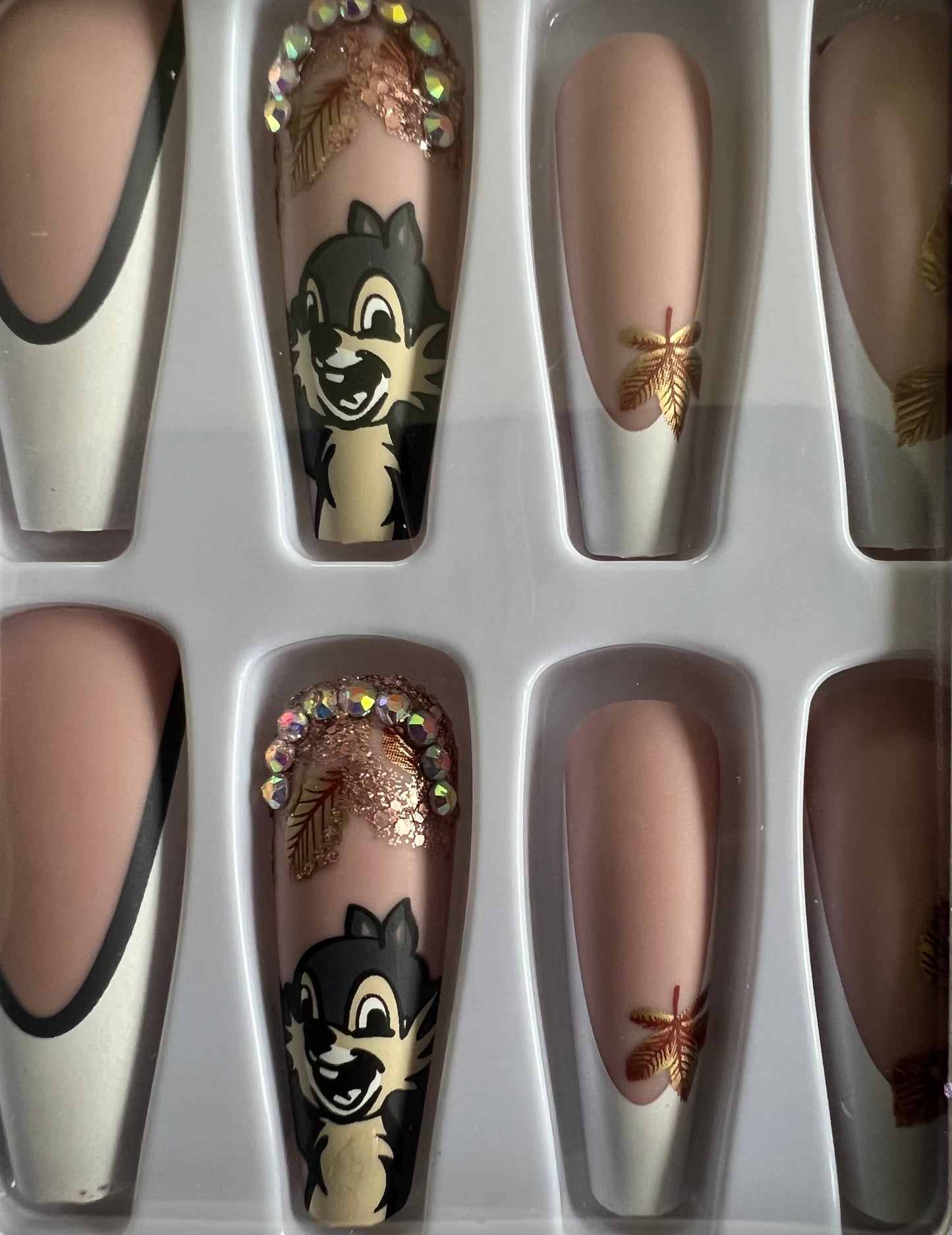 Autumn Theme - White Tips, Autumn Leaves with Chipmunk 24pcs.