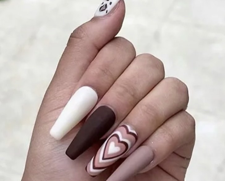 Retro Theme Nails - Long Coffin White, Mocha & Bistre.
