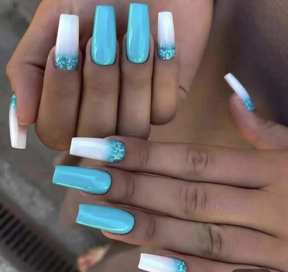 Medium Length Coffin Press on Nails. Turquoise & White with Glitter. Easy and quick to apply. Great for those special occasions, parties or add an edge to any outfit. Gorgeous, flattering and you can re-use them again and again.