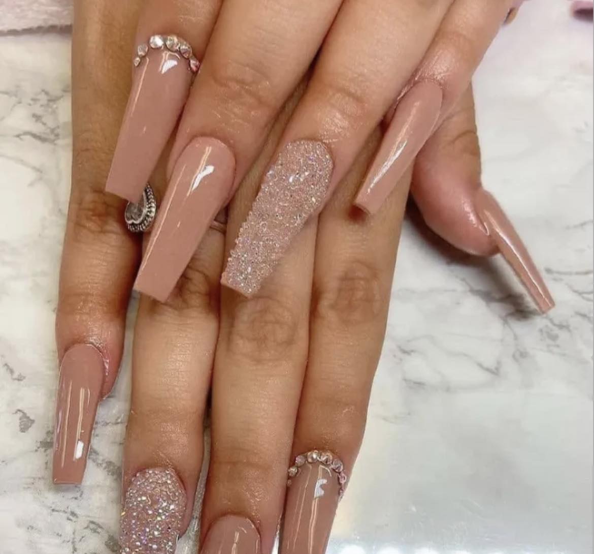 Long Coffin Press on Nails. Mocha with Glitter & Jewels. Easy and quick to apply. Great for those special occasions, parties or add an edge to any outfit. Gorgeous, flattering and you can re-use them again and again.