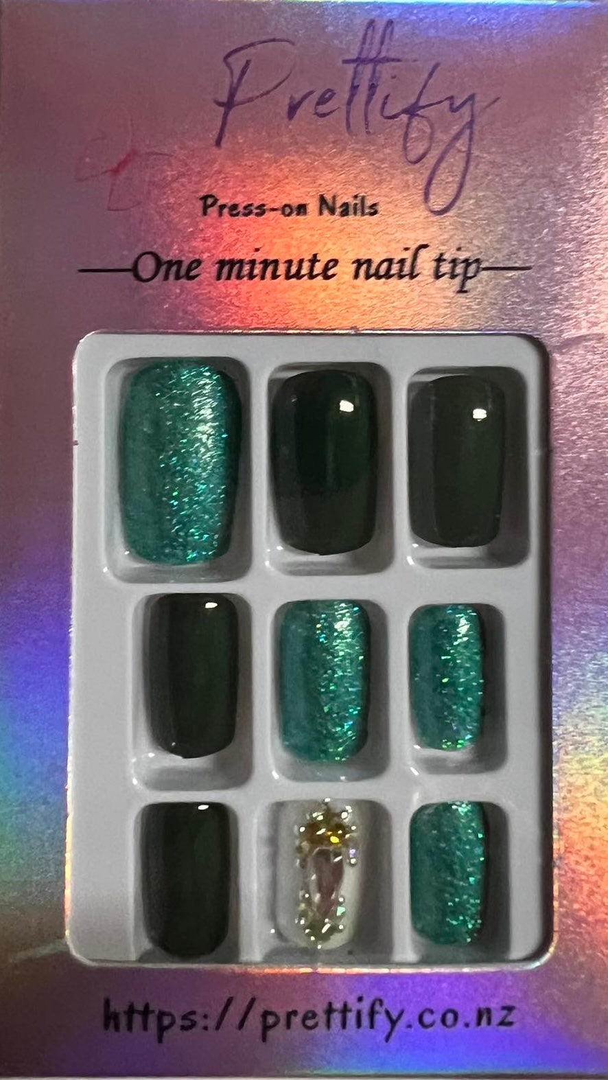 Square Press on Nails. Dark Green & Bright Green with Glitter & White with Jewels. Durable Acrylic Press on Nails. Easy and quick to apply. Great for those special occasions, parties or add an edge to any outfit. Gorgeous, flattering and you can re-use them again and again.