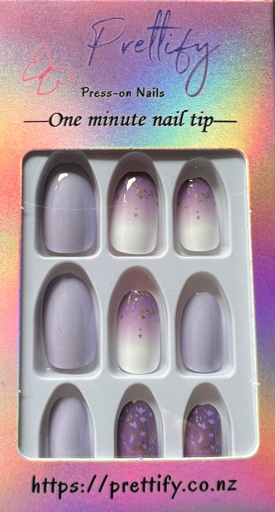 Oval Press on Nails. Lilac & White with Glitter. Durable Acrylic Press on Nails. Easy and quick to apply. Great for those special occasions, parties or add an edge to any outfit. Gorgeous, flattering and you can re-use them again and again.